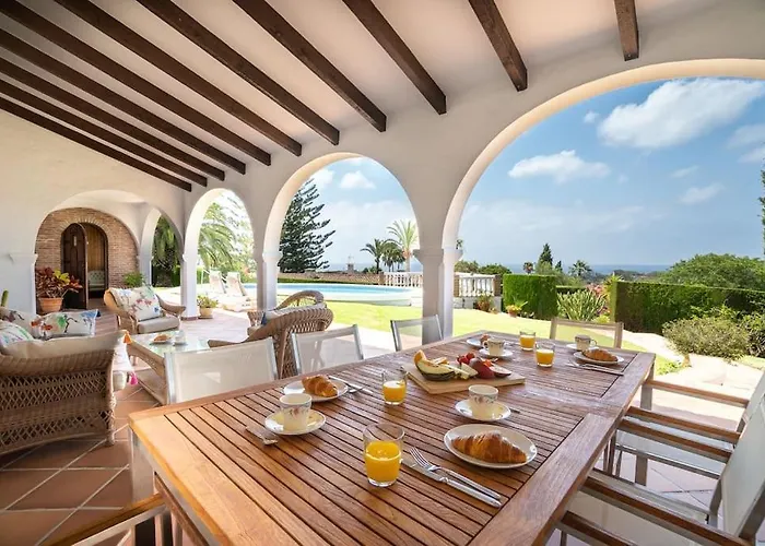 Private Villa In Elviria